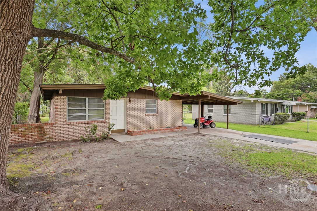 1214 E 60th Street Property Photo 2