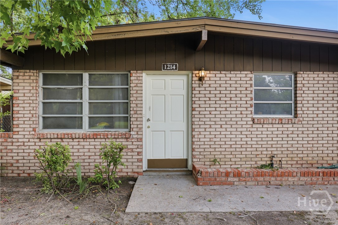 1214 E 60th Street Property Photo 5