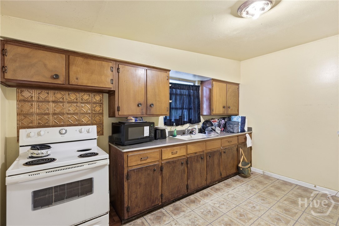 1214 E 60th Street Property Photo 12