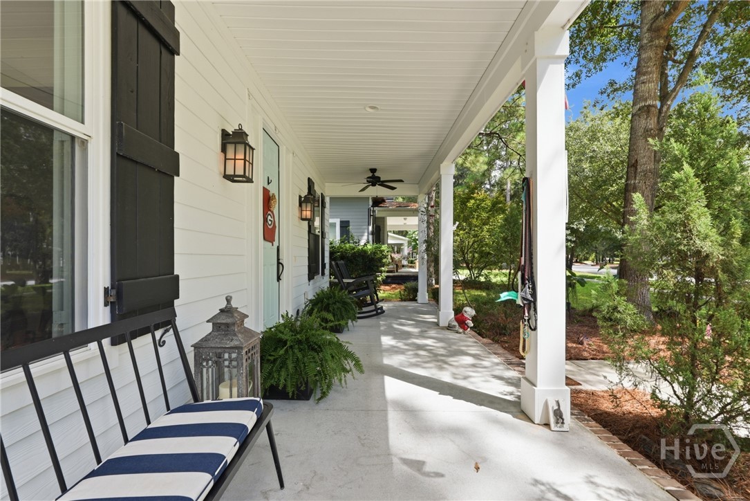 325 Blackjack Oak Drive W Property Photo 3