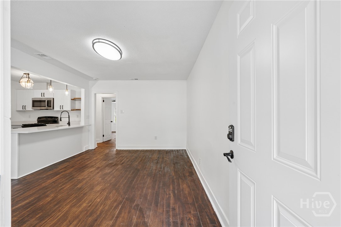 1213-1215 E 55th Street Property Photo 7
