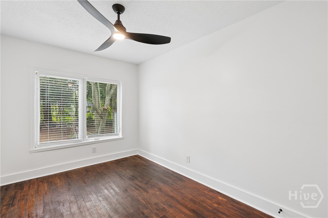 1213-1215 E 55th Street Property Photo 16