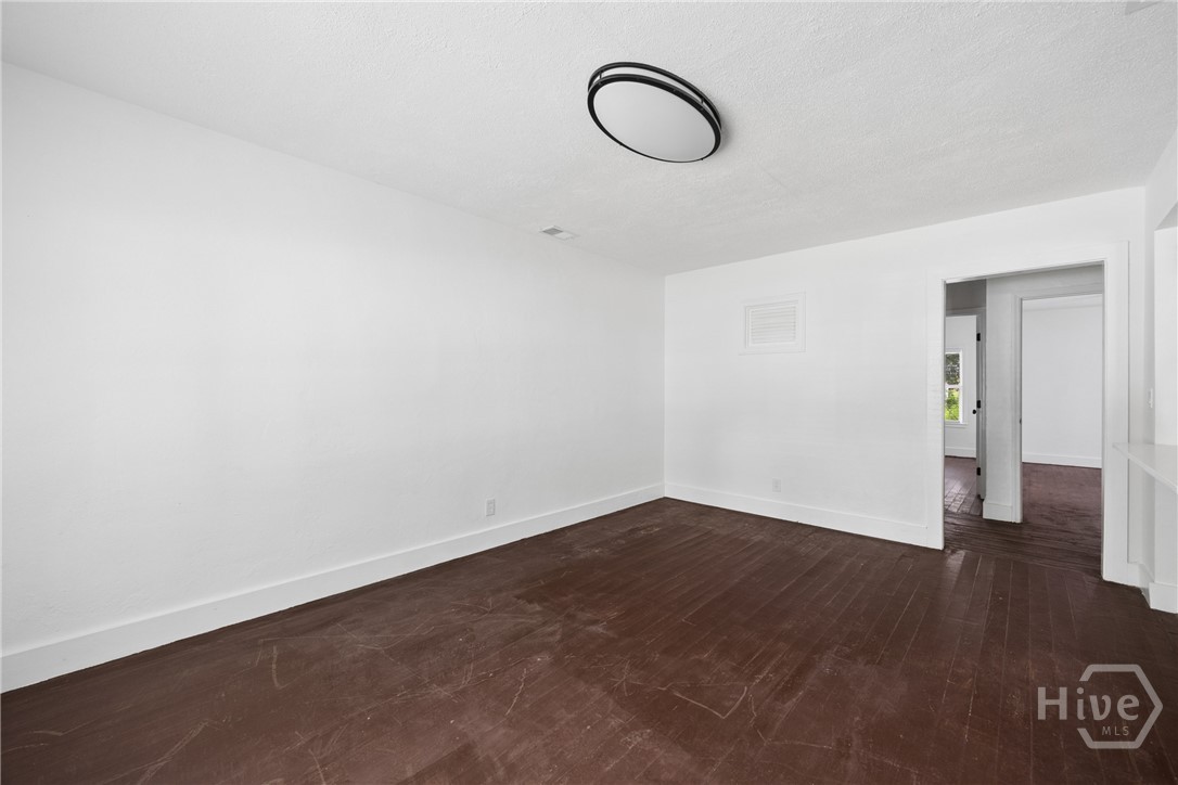 1213-1215 E 55th Street Property Photo 19