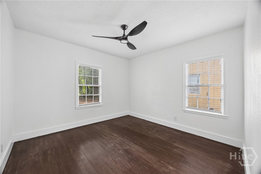 1213-1215 E 55th Street Property Photo 32