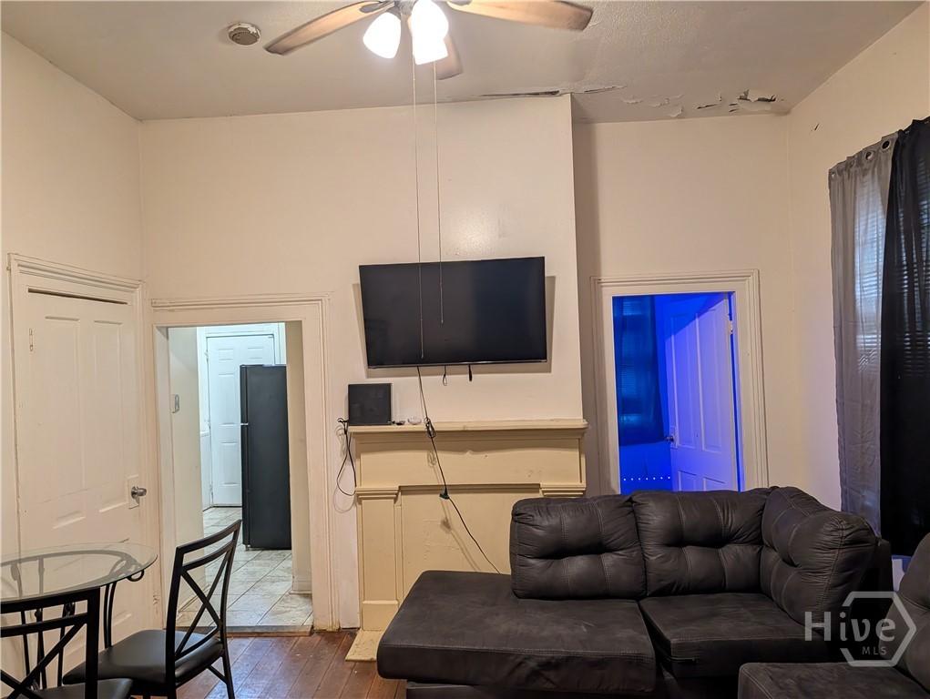1118 Jefferson Street Property Photo 4