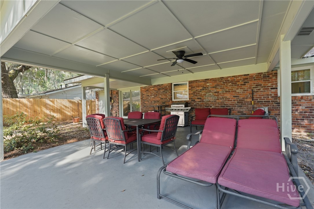 32 Silverstone Circle Property Photo 4