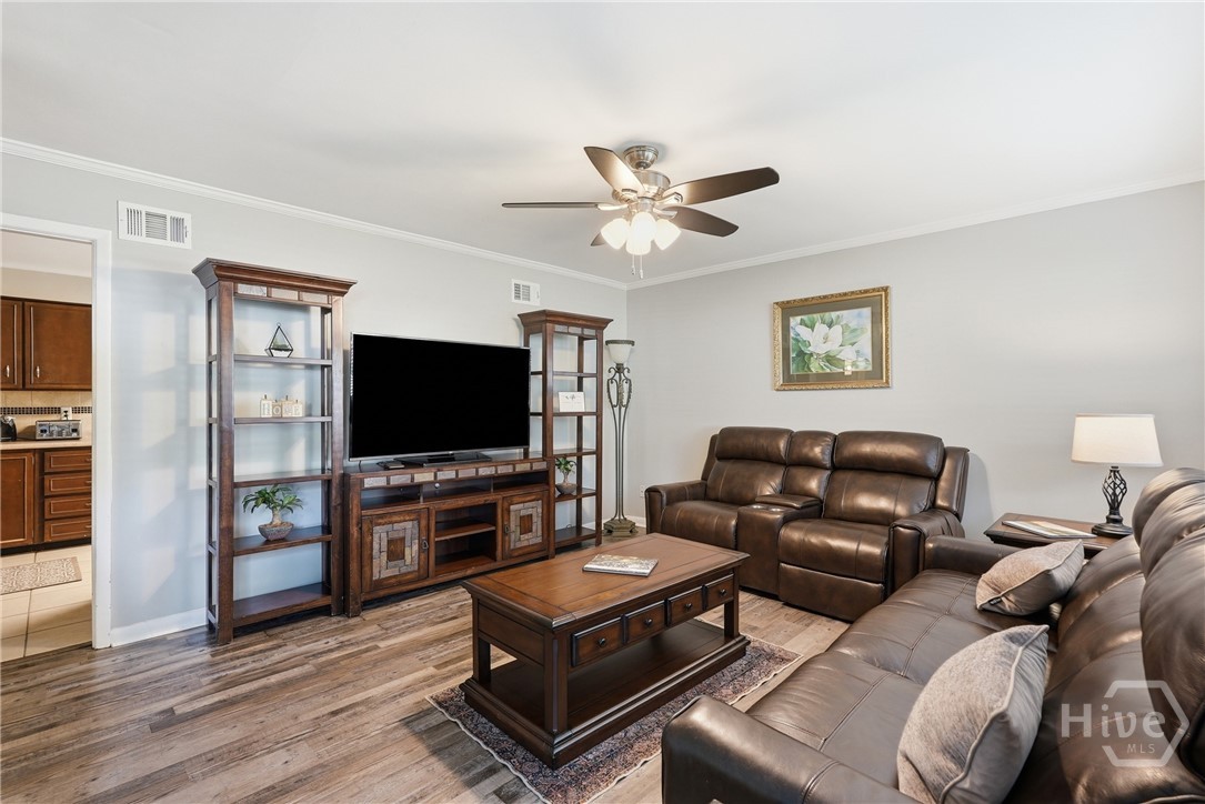 32 Silverstone Circle Property Photo 6