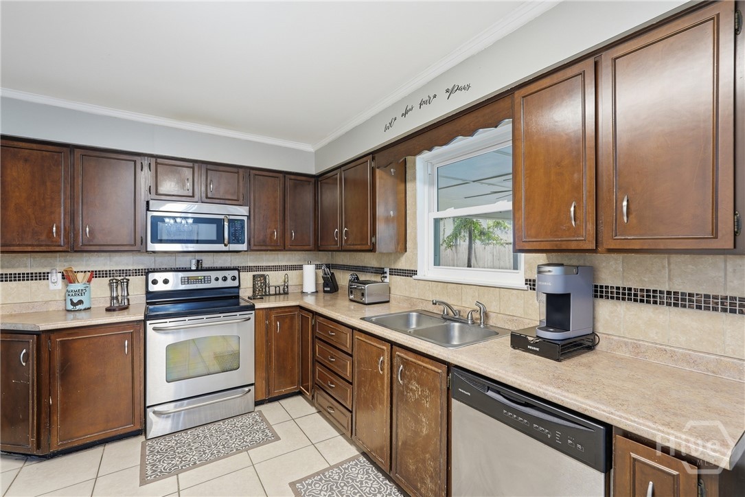 32 Silverstone Circle Property Photo 12