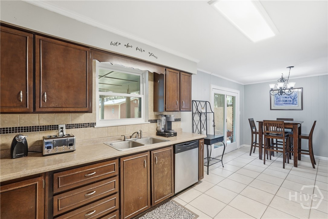32 Silverstone Circle Property Photo 13