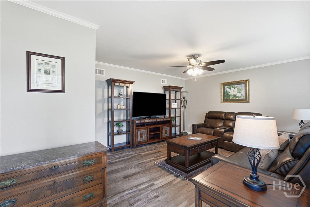 32 Silverstone Circle Furnished Property Photo 9