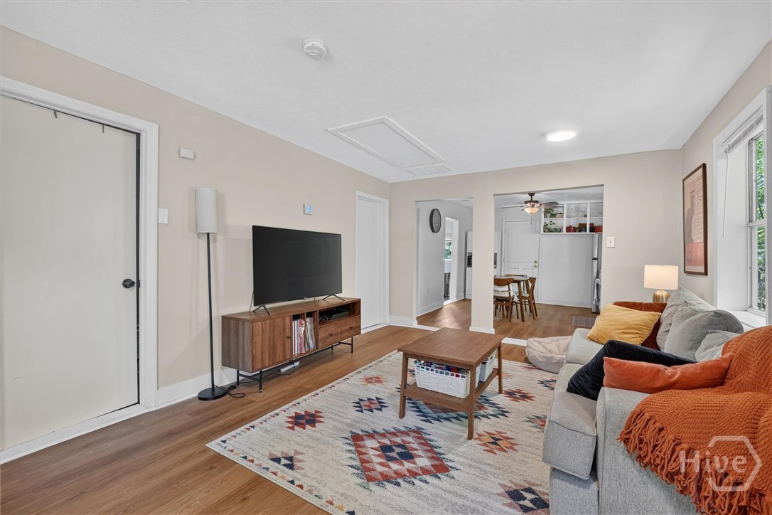 2019 Mcleod Street Property Photo 4