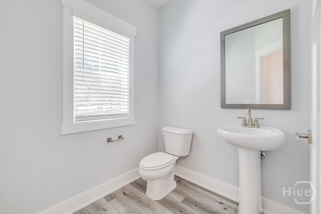 1014 Hedge Street Ne Property Photo 5