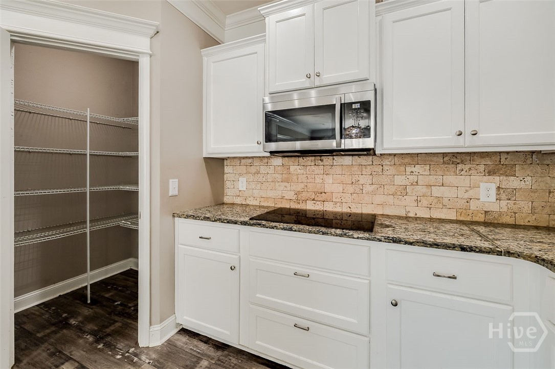 105 Aquaduct Property Photo 17