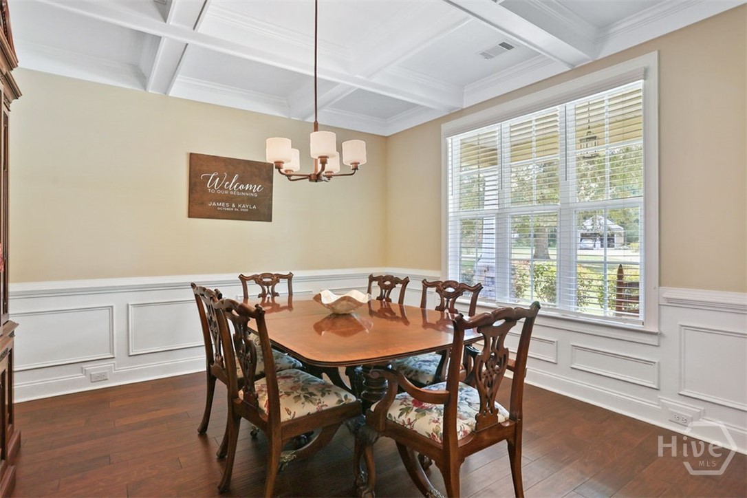 128 Vintage Drive Property Photo 8
