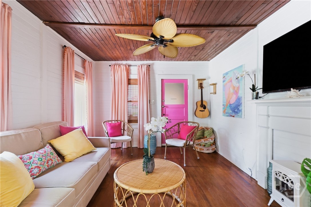 1205 Lovell Avenue Property Photo 3