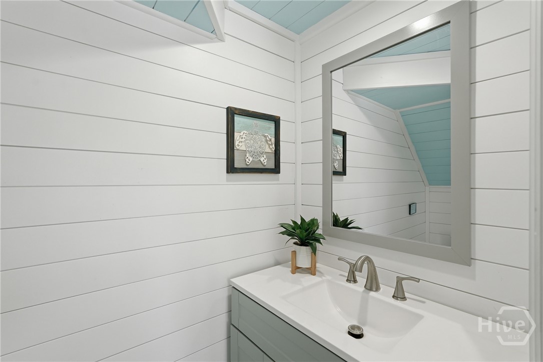 8 19th Street Property Photo 10