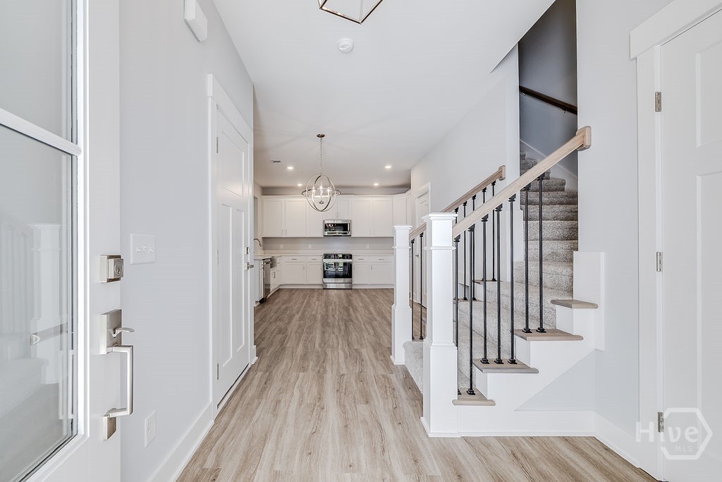 1012 Hedge Street Ne Property Photo 1