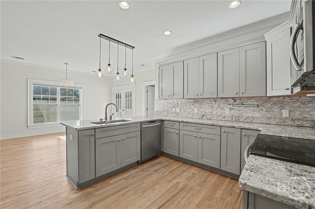 415 E 58th Street Property Photo 19