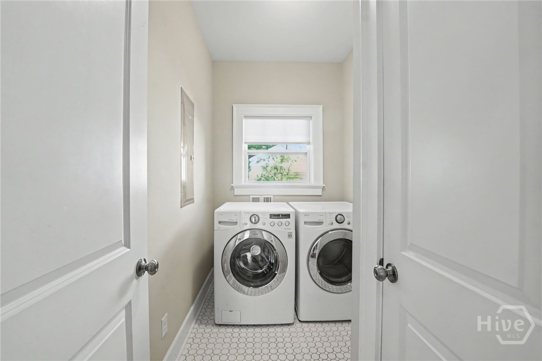 415 E 58th Street Property Photo 22