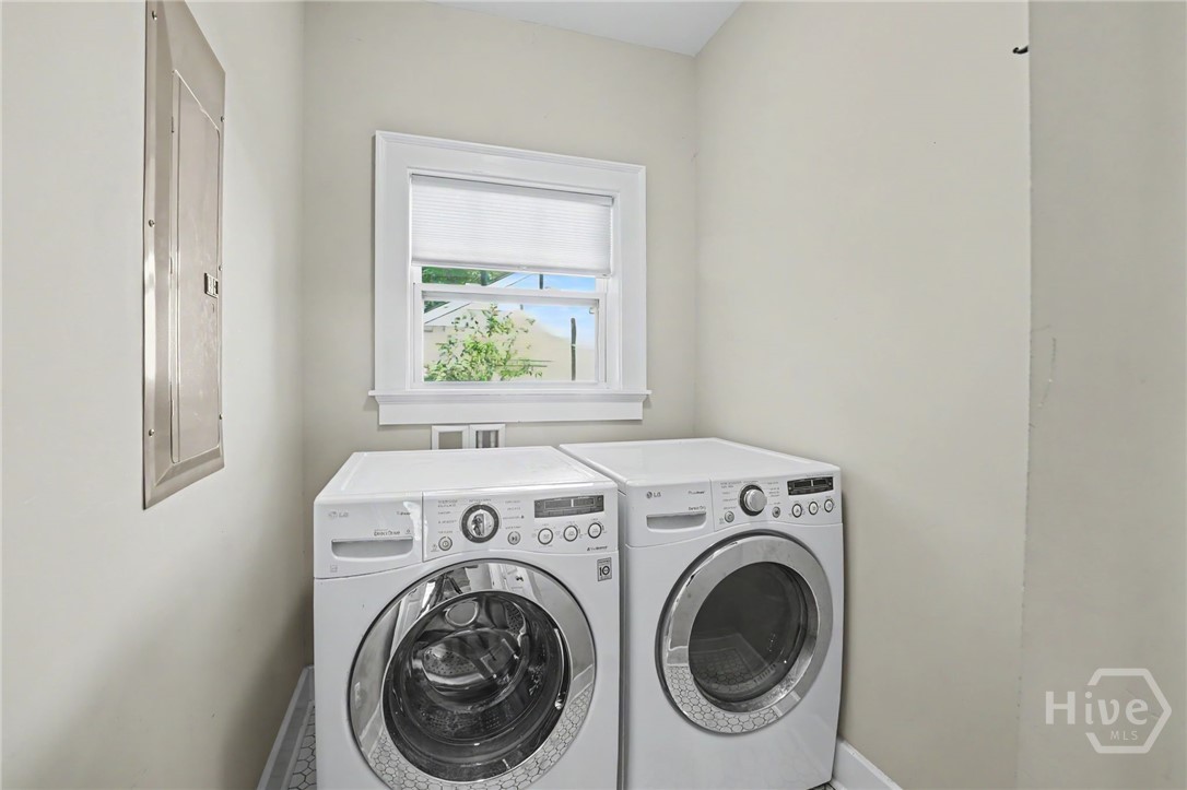 415 E 58th Street Property Photo 23