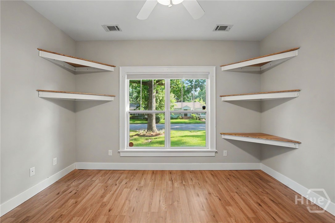 415 E 58th Street Property Photo 34