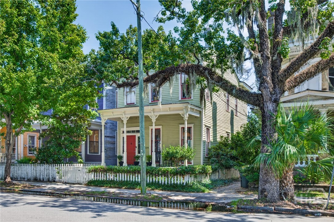 2214 Barnard Street Property Photo 3