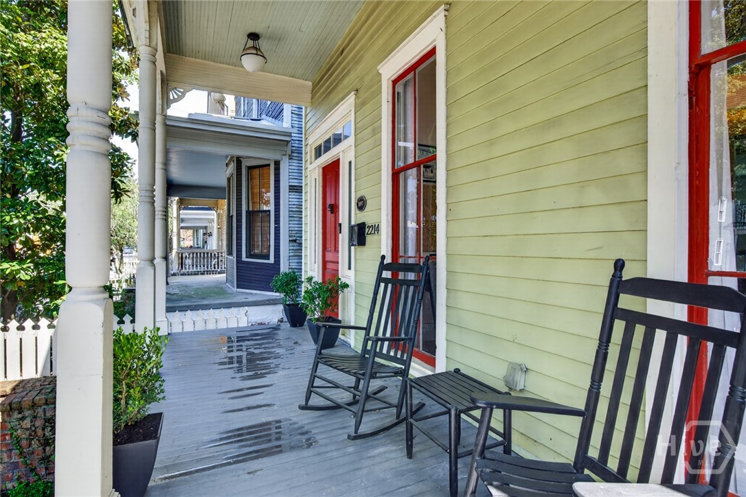 2214 Barnard Street Property Photo 7