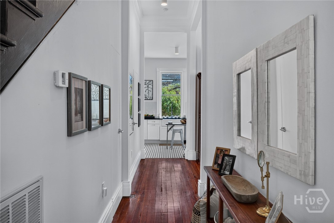 2214 Barnard Street Property Photo 9