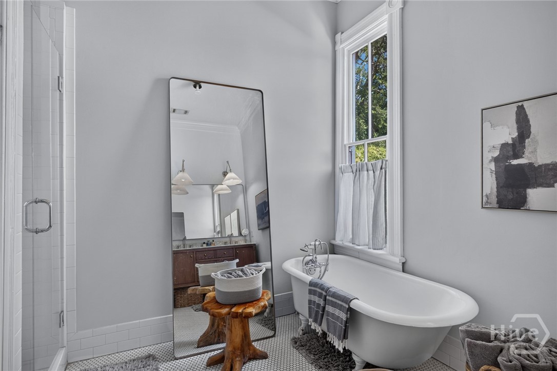 2214 Barnard Street Property Photo 42