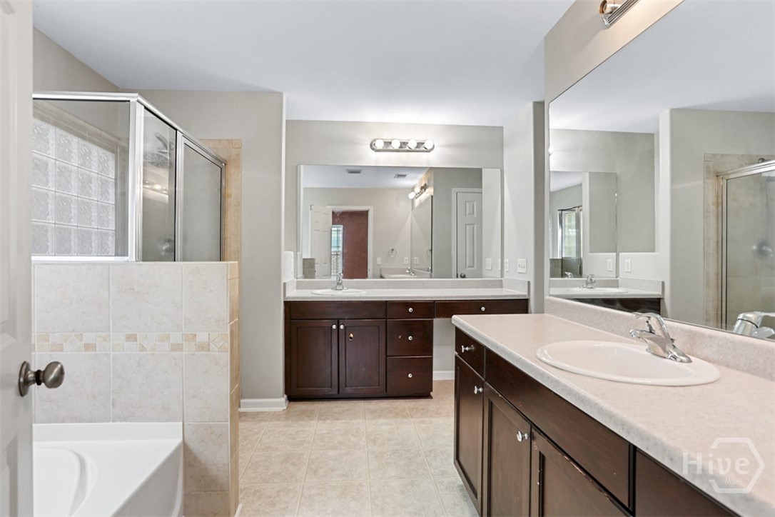 160 Chapel Lake S Property Photo 12