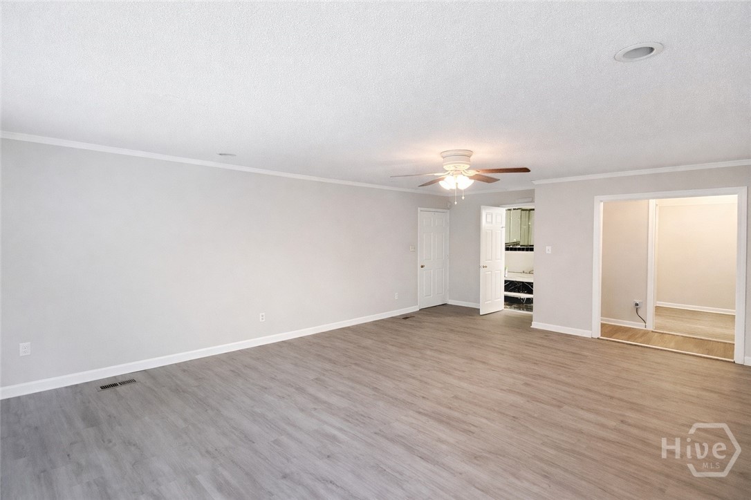 1611 E Henry Street B Property Photo 4