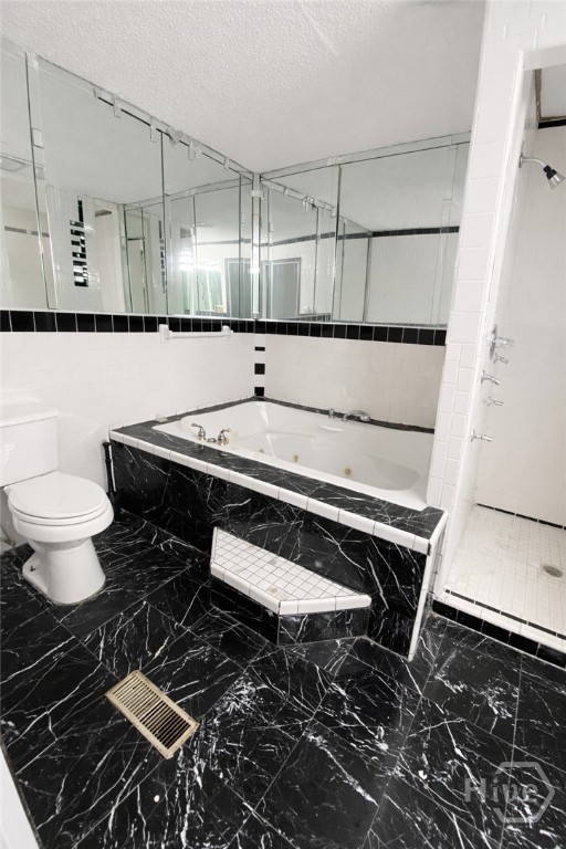 1611 E Henry Street B Property Photo 6