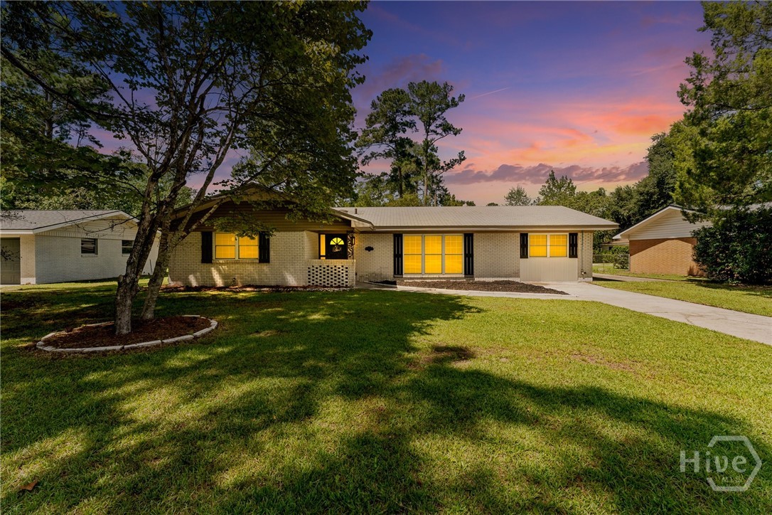 122 Westwood Drive Property Photo 1