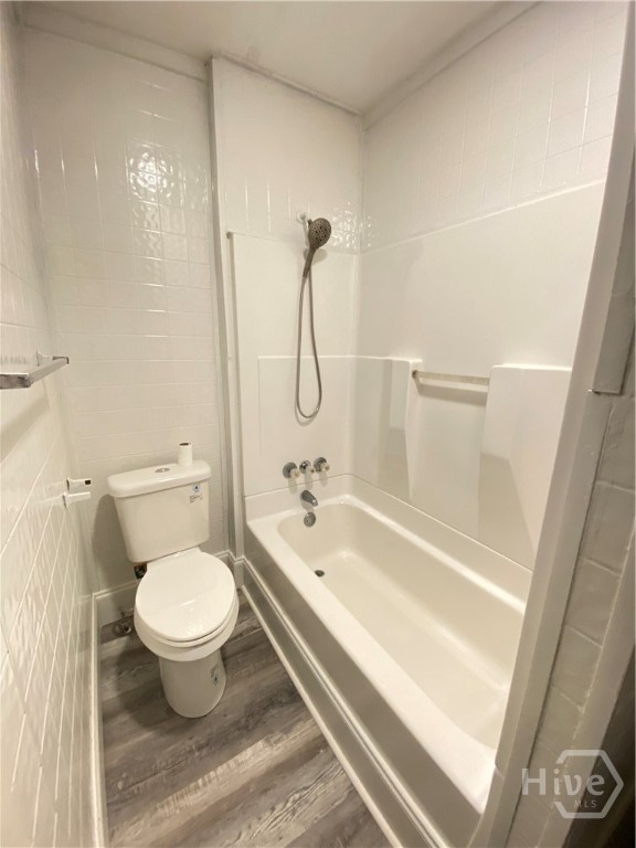1611 1/2 E Henry Street B Property Photo 3