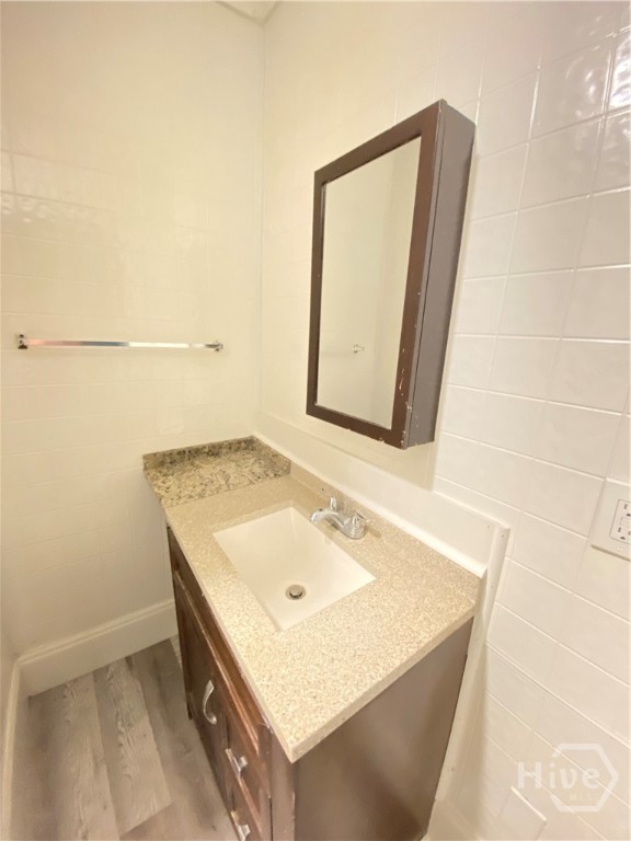 1611 1/2 E Henry Street B Property Photo 4