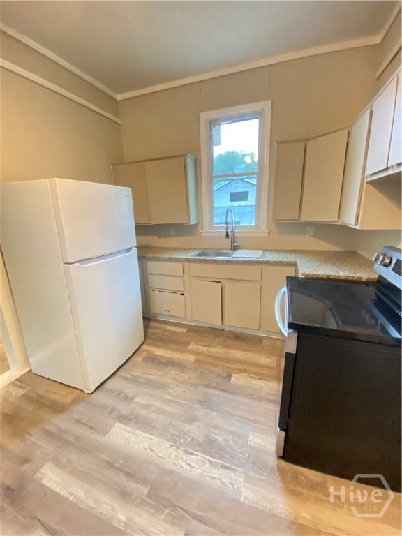 1611 1/2 E Henry Street B Property Photo 6