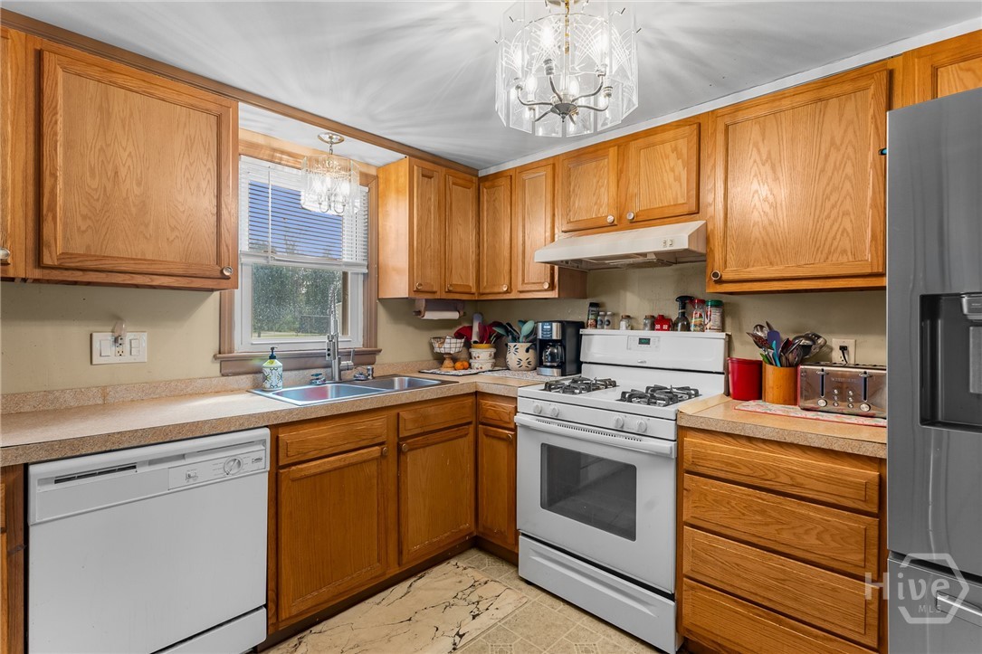 302 Chevis Road Property Photo 14