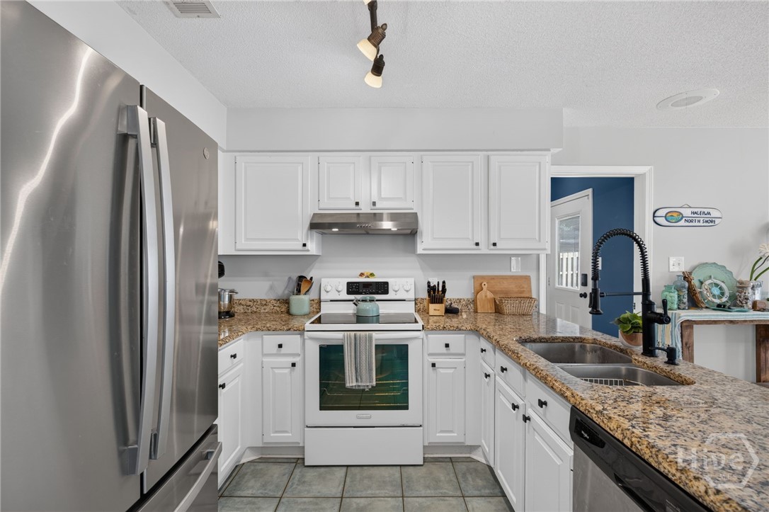 27 River Bluff Drive Property Photo 15