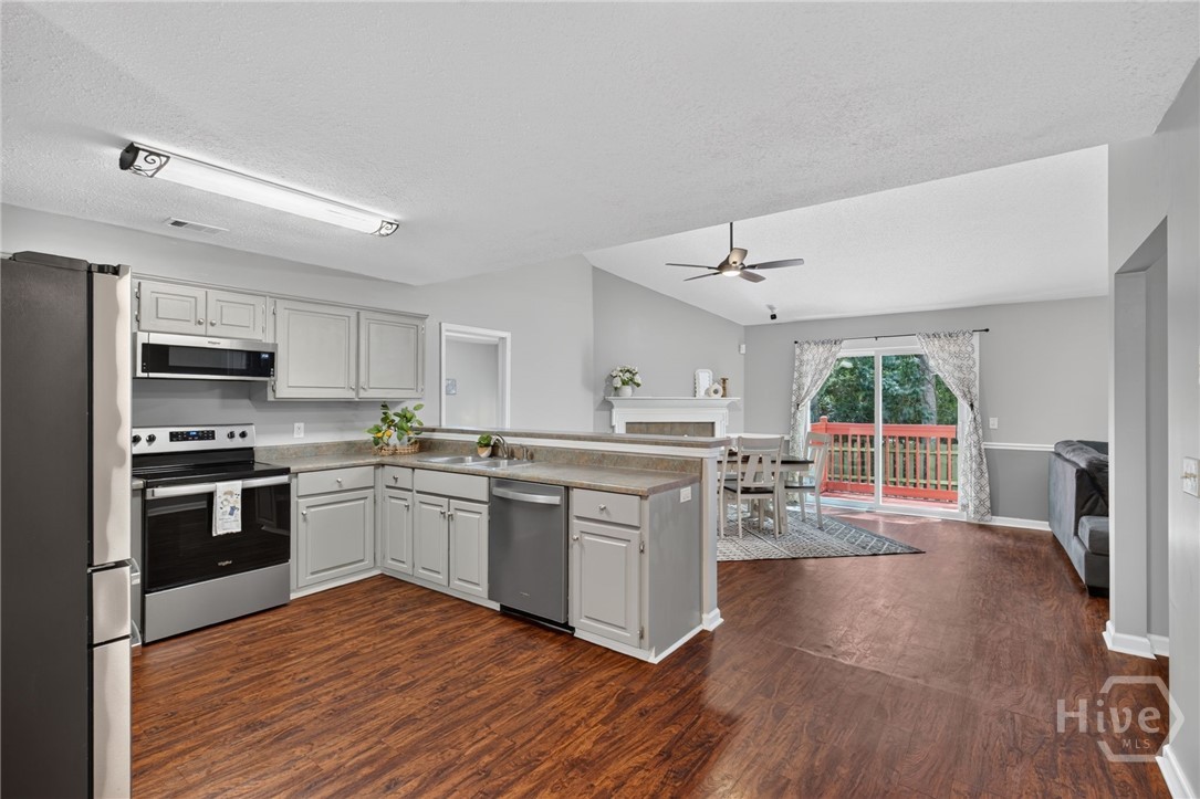 123 Wimbledon Drive Property Photo 4
