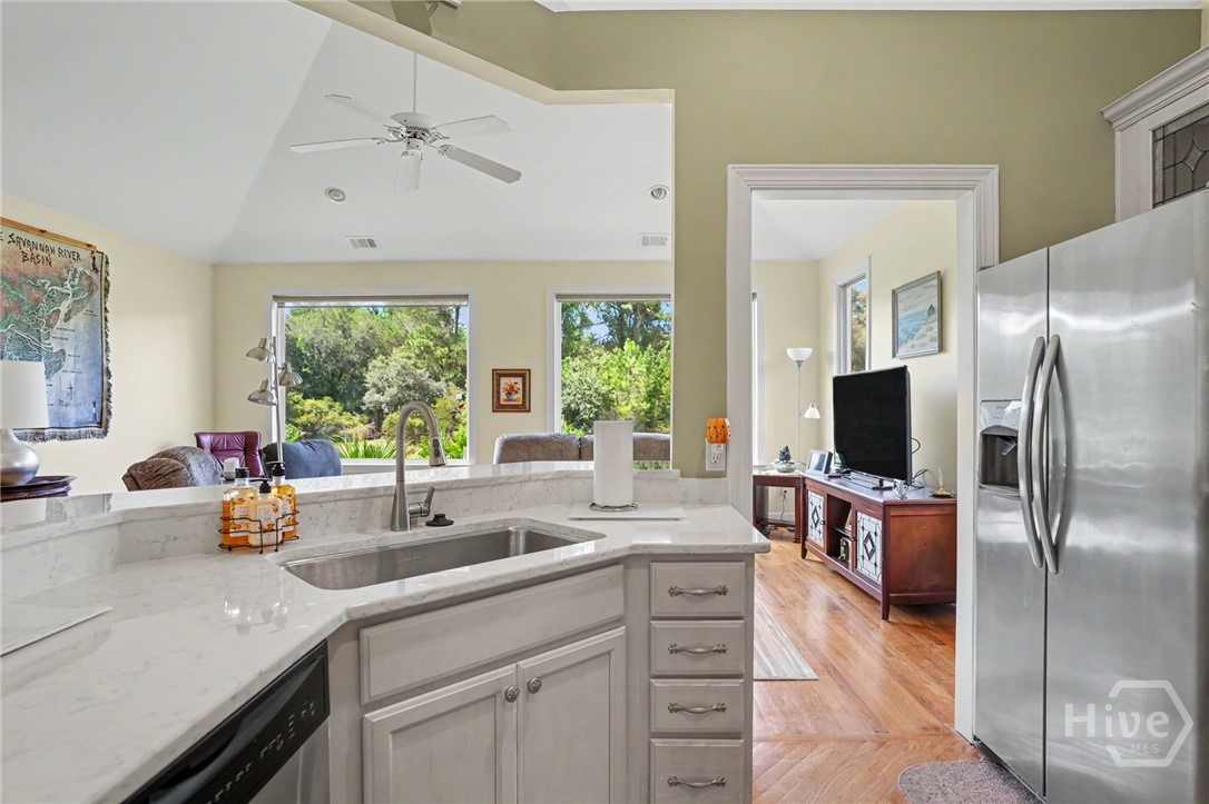6 Bowline Court Property Photo 16
