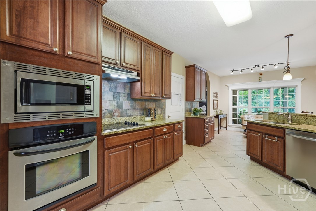 141 Saint Catherine Circle Property Photo 12