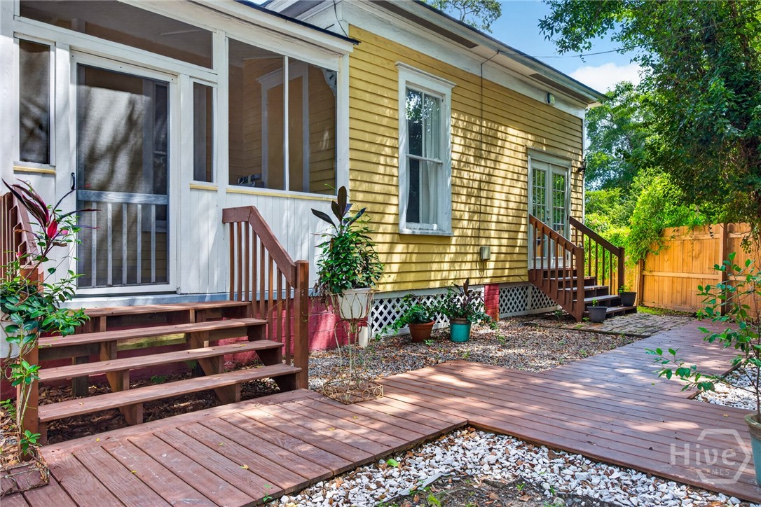 2118 Lincoln St Property Photo 3