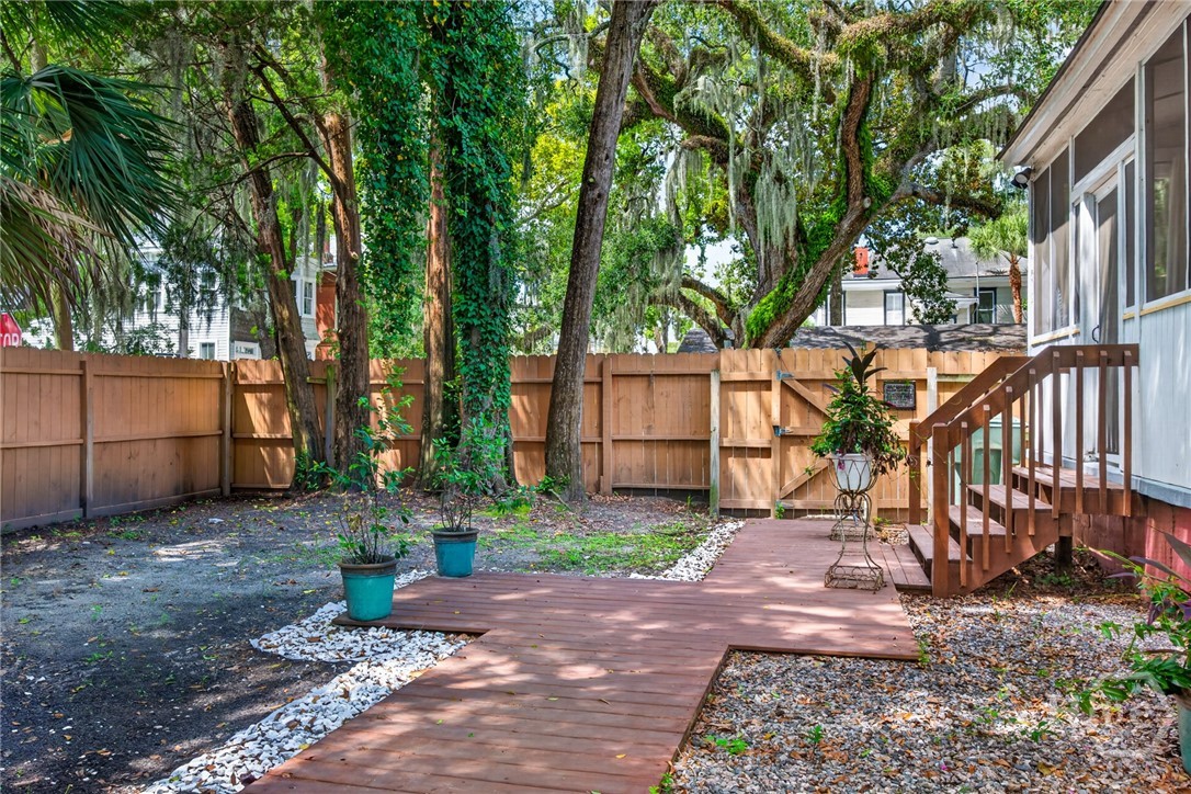 2118 Lincoln St Property Photo 4
