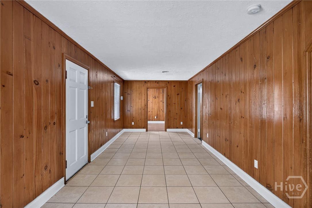 1010 E Victory Drive F Property Photo 8