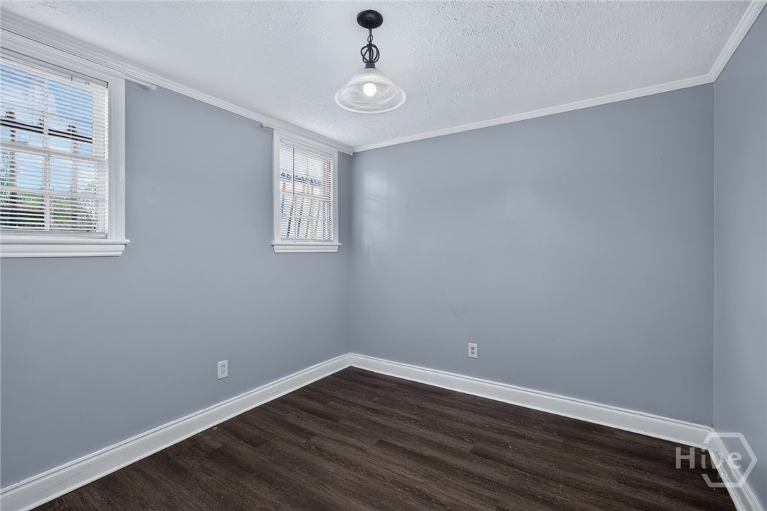 1010 E Victory Drive F Property Photo 17