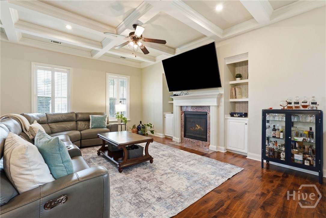 6 Osgood Lane Property Photo 1