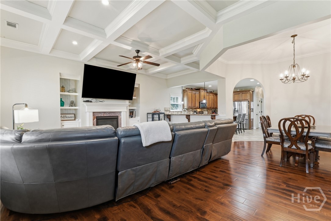6 Osgood Lane Property Photo 2