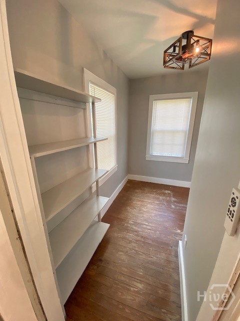 2206 E 41st Street Property Photo 6