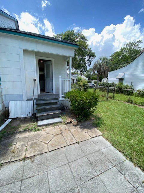 2206 E 41st Street Property Photo 17