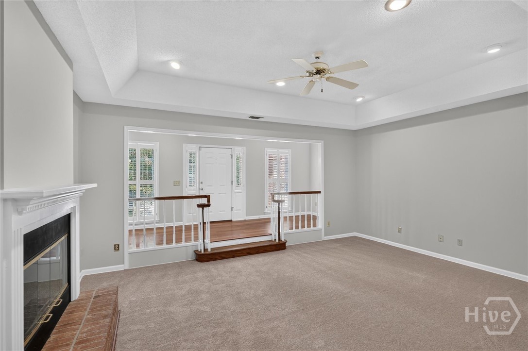 303 Royal Crest Court Property Photo 8